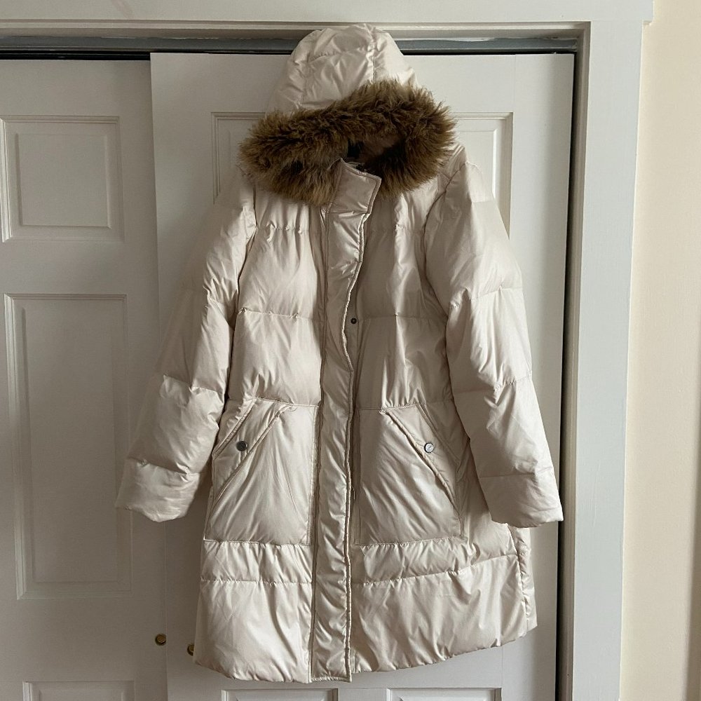 Lauren Ralph Woman's Faux Fur Trim Hooded Down Puffer Coat in White